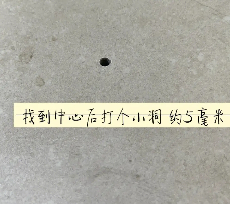 宜良瓷砖空鼓维修公司专业解答在瓷砖铺贴过程中，如果砂料搅拌不均匀，将会带来以下问题